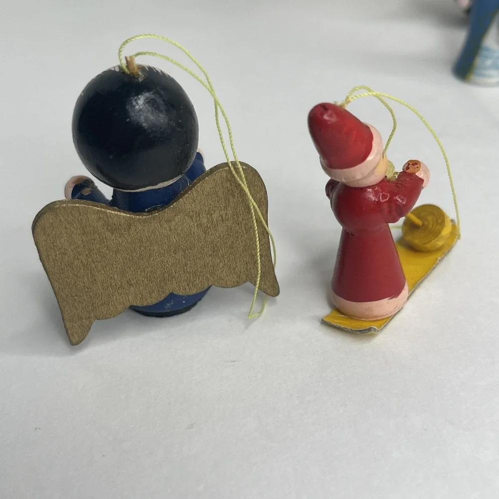 Vintage Set Of 21 Wooden Hanging Christmas Ornaments Some Have Damage See‎ Pics